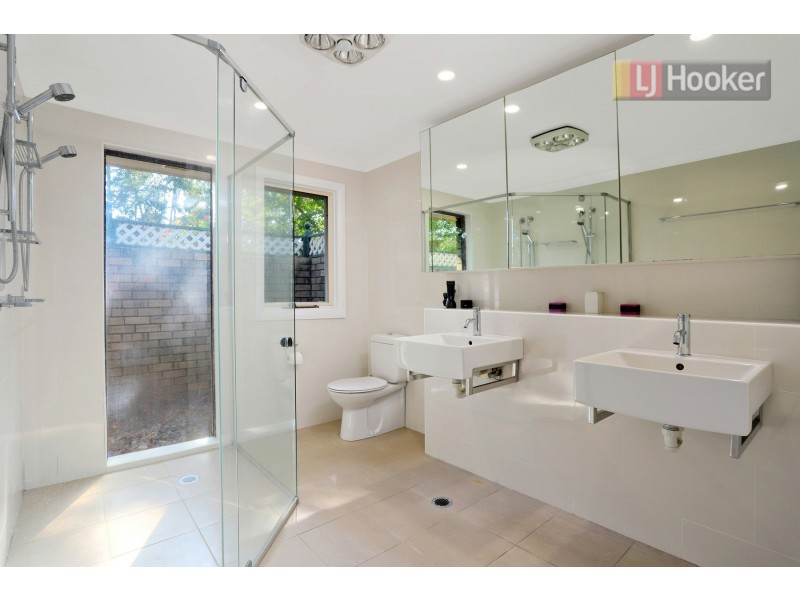 2 Cumberland Avenue, Castle Hill NSW 2154