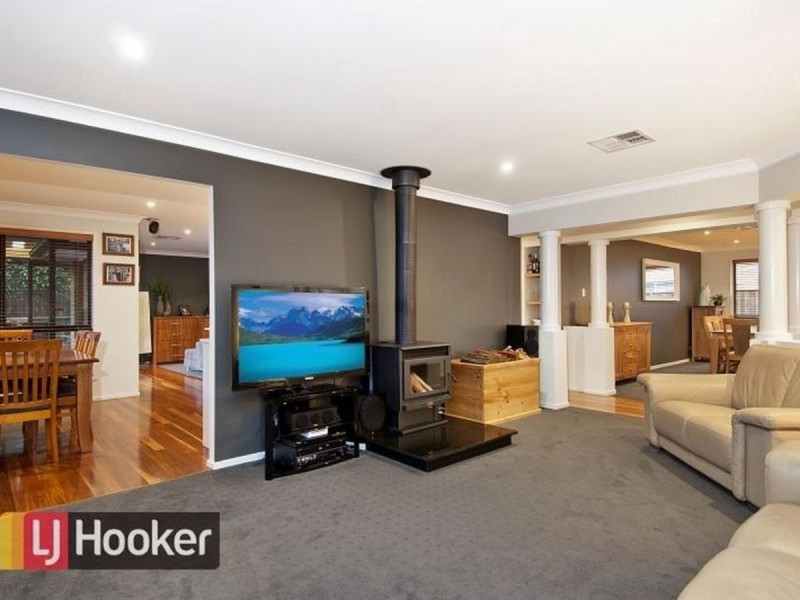 8 Watford Drive, Stanhope Gardens NSW 2768