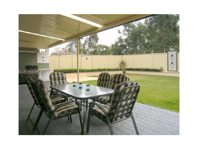 15 Bonaccordo Road, Quakers Hill NSW 2763