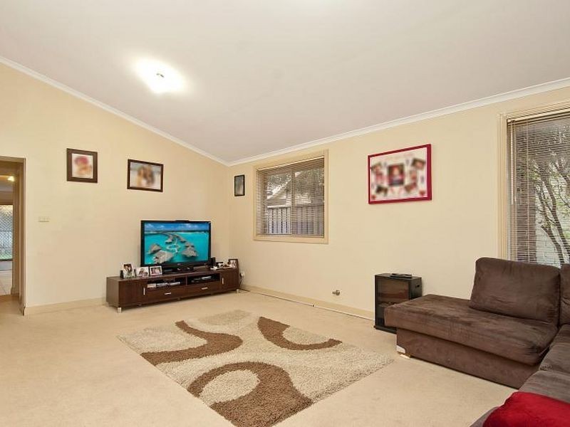 19 Apache Grove, Stanhope Gardens NSW 2768