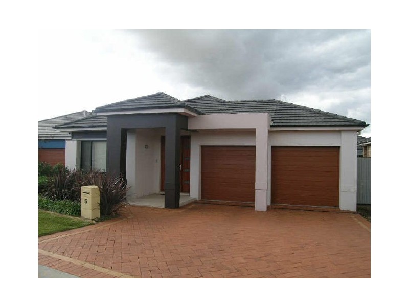 5 Hamish Circuit, Stanhope Gardens NSW 2768