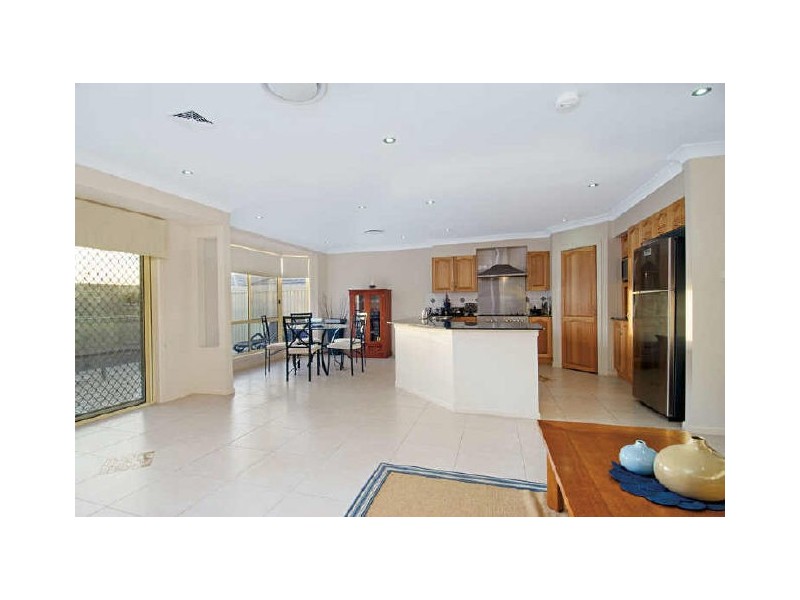 4 Bruton Ave, Kellyville Ridge NSW 2155