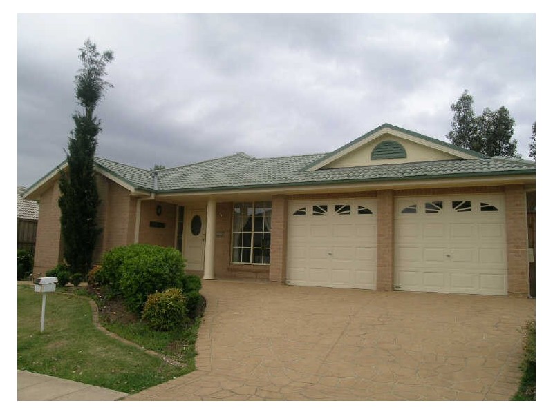 24 Roxburgh Cres, Stanhope Gardens NSW 2768