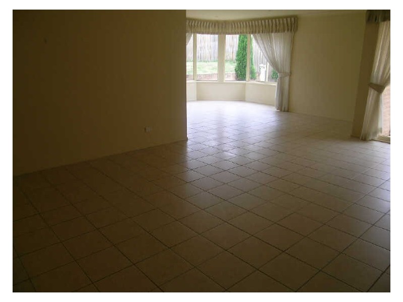 24 Roxburgh Cres, Stanhope Gardens NSW 2768