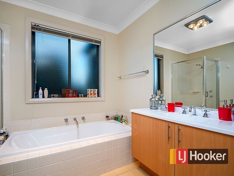 25 Rochdale Circuit, Stanhope Gardens NSW 2768