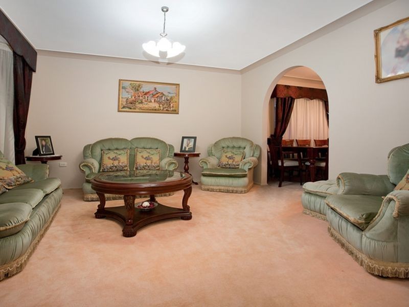 5 Errol Place, Quakers Hill NSW 2763