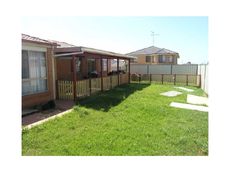 2 Glenlea Crt, Glenwood NSW 2768