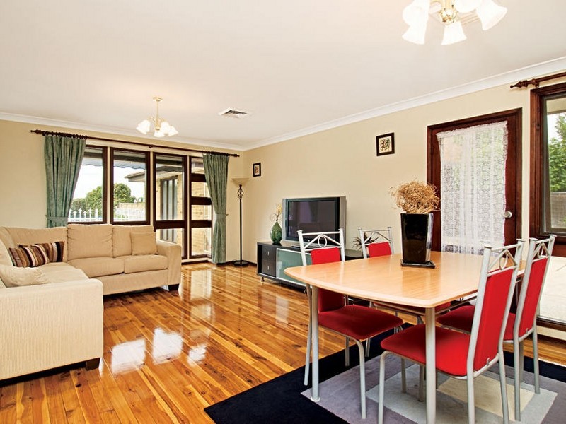 25 Joseph Banks Drive, Kings Langley NSW 2147