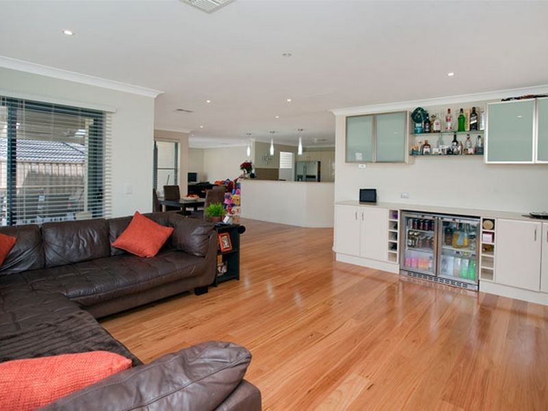 6 Henfield Street, Stanhope Gardens NSW 2768