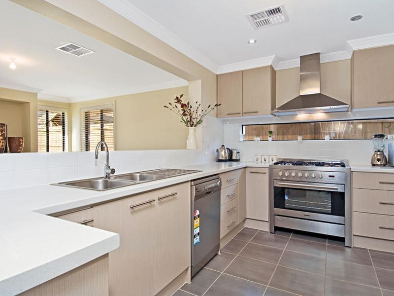 9 Sharpave Avenue, The Ponds NSW 2769