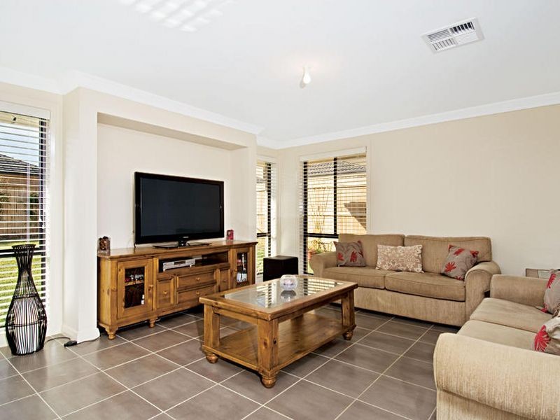 9 Sharpave Avenue, The Ponds NSW 2769