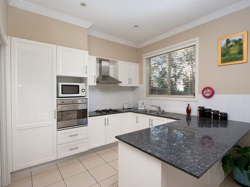 11 Jacqui Circuit, Bella Vista NSW 2153