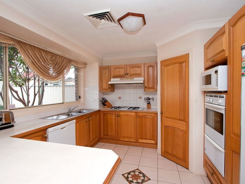 16 Blacksmith Close, Stanhope Gardens NSW 2768