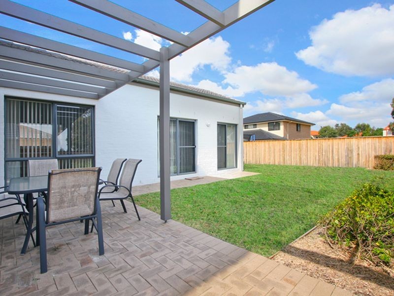 33 Roxburgh Crescent, Stanhope Gardens NSW 2768