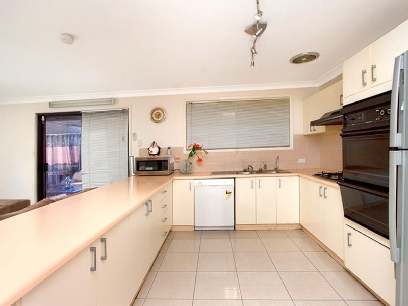 10 Muccilo Street, Quakers Hill NSW 2763