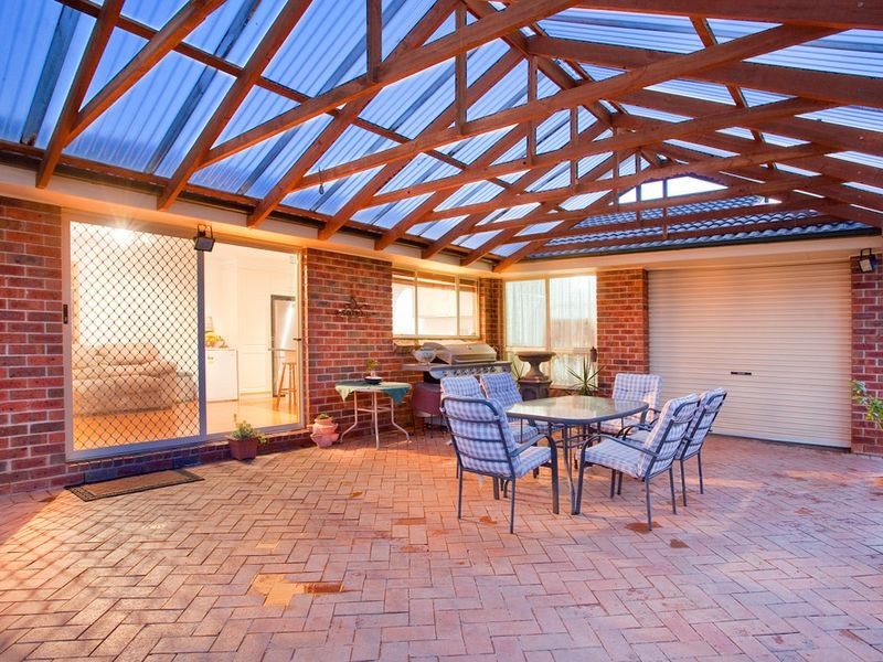 4 Olwen Place, Quakers Hill NSW 2763