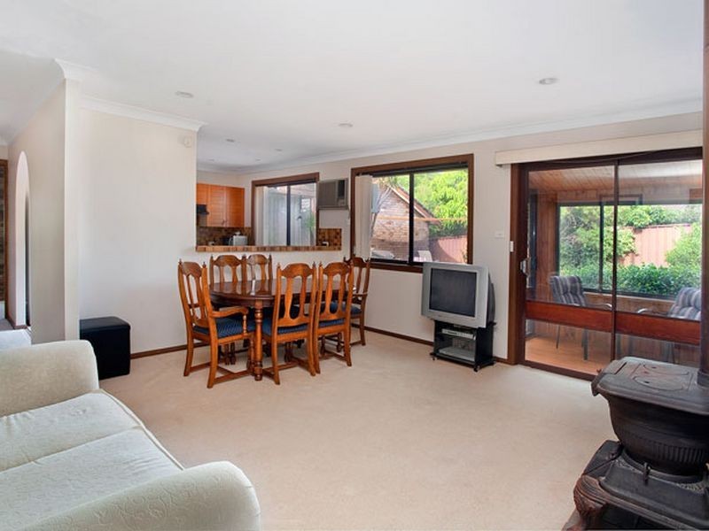 22 Molyneaux Avenue, Kings Langley NSW 2147