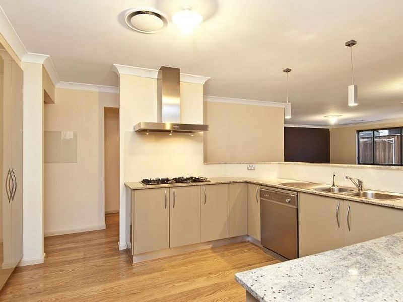 15 Kenford Circuit, Stanhope Gardens NSW 2768