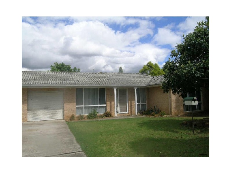 5 Toomey Cres, Quakers Hill NSW 2763