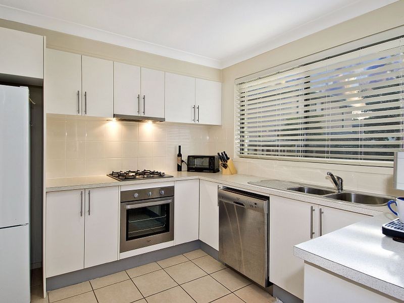 15 Treetop Circuit, Quakers Hill NSW 2763