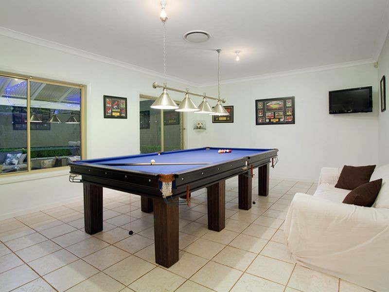 14 Arnold Janssen Drive, Beaumont Hills NSW 2155