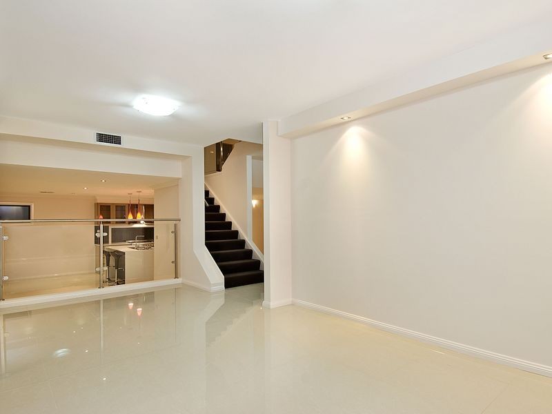 6 Huon Close, Stanhope Gardens NSW 2768