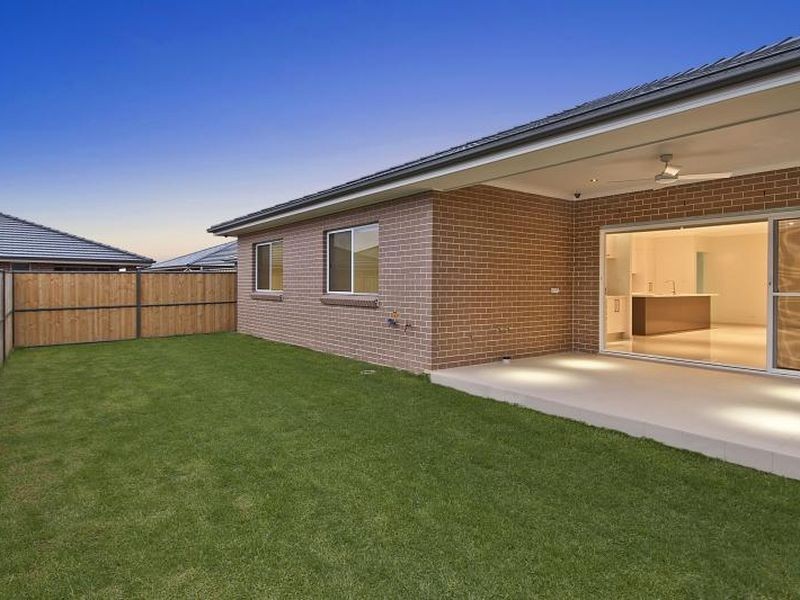 22 Wakely Avenue, The Ponds NSW 2769