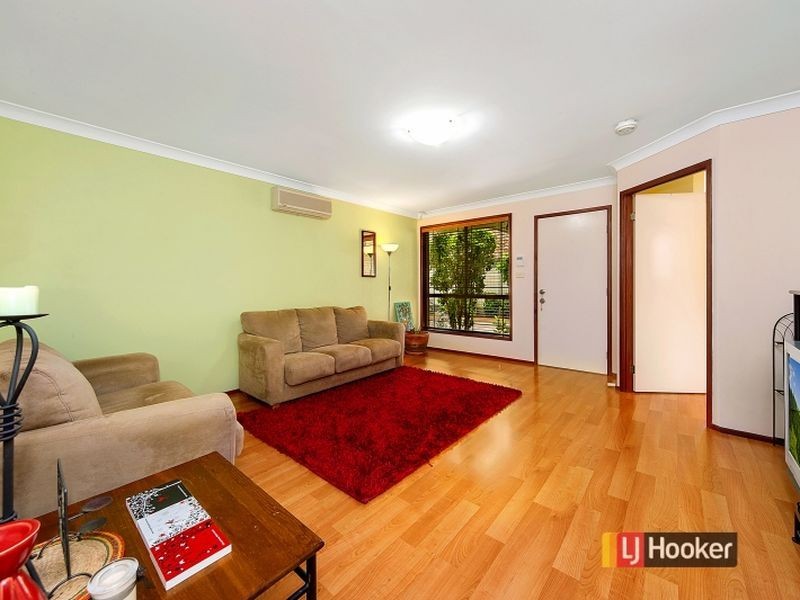4 Fan Way, Stanhope Gardens NSW 2768