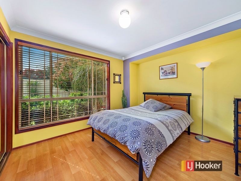 4 Fan Way, Stanhope Gardens NSW 2768