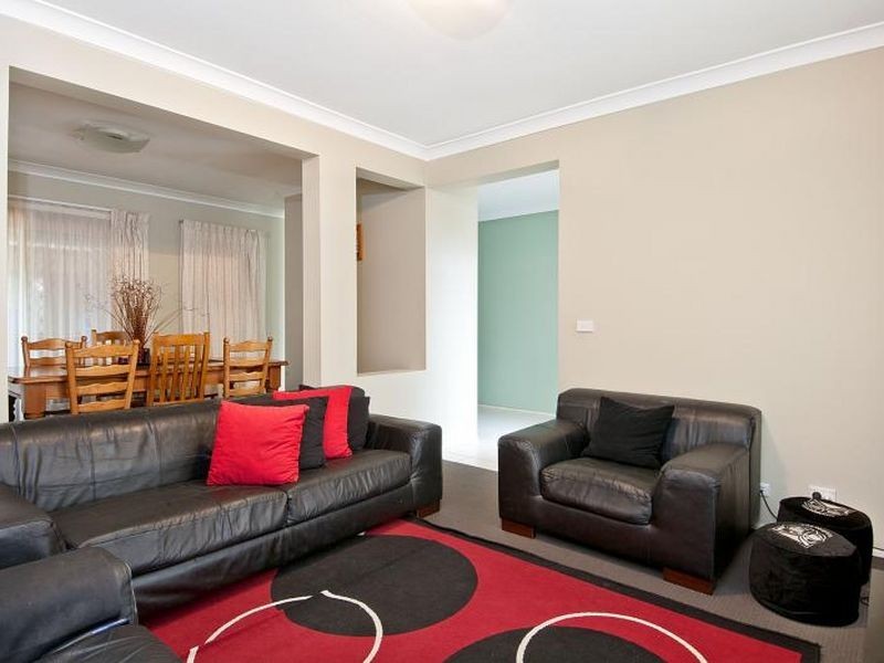 6 Roxburgh Crescent, Stanhope Gardens NSW 2768