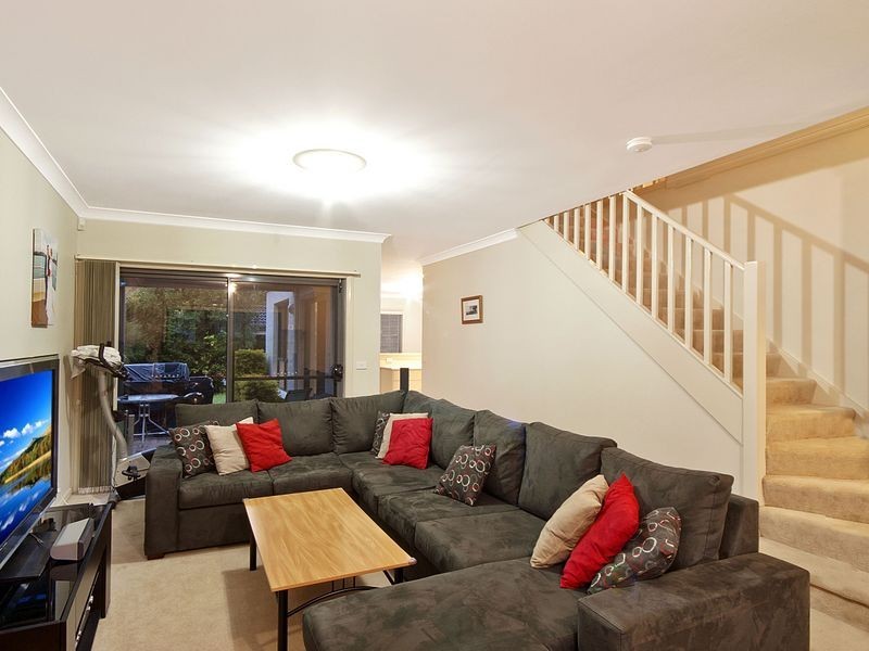 8 Leyburn Street, Stanhope Gardens NSW 2768