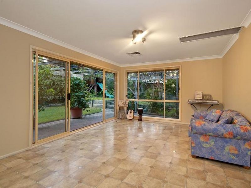 11 Olive Lee Street, Quakers Hill NSW 2763