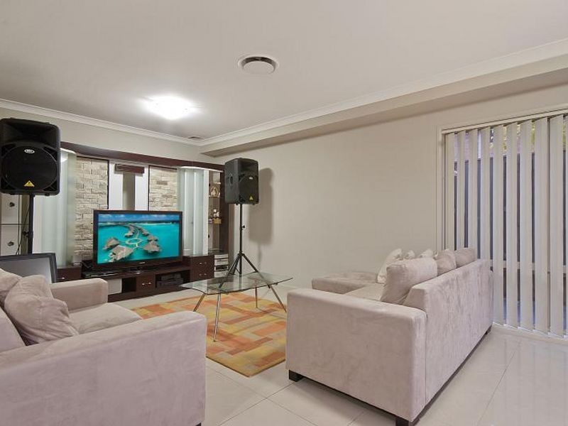 8 Linton Street, Stanhope Gardens NSW 2768