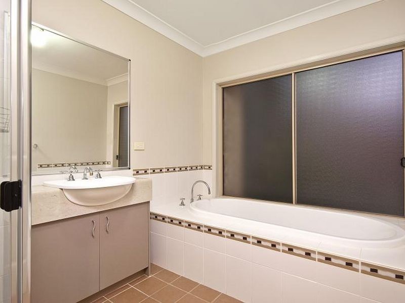 8 Linton Street, Stanhope Gardens NSW 2768