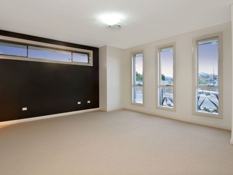 8 Crimson Crescent, The Ponds NSW 2769