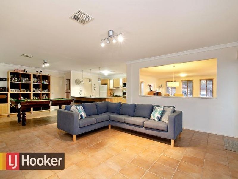 25 Bellbird Court, Quakers Hill NSW 2763