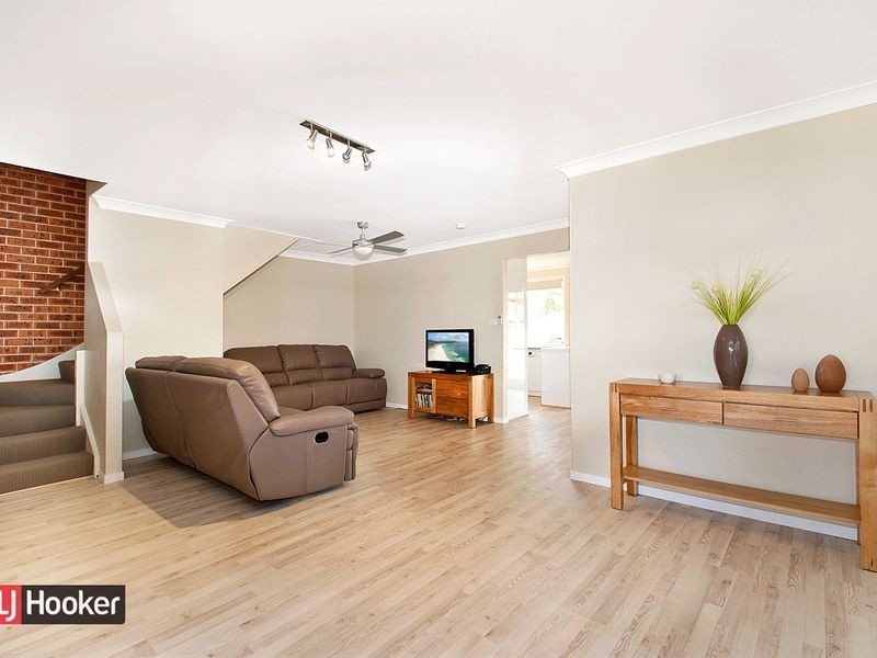 8 Bangalow Place, Stanhope Gardens NSW 2768