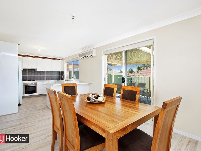 8 Bangalow Place, Stanhope Gardens NSW 2768