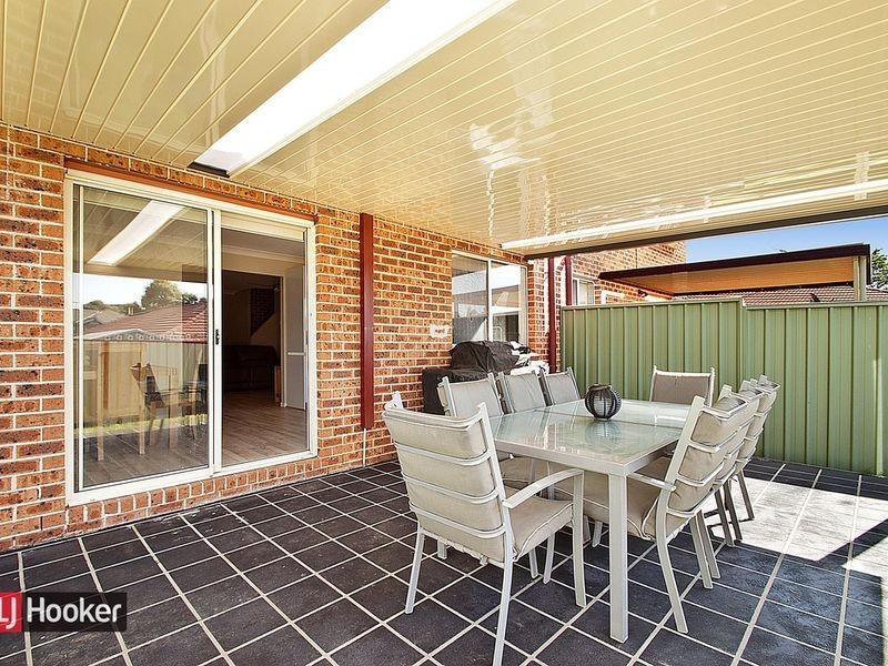 8 Bangalow Place, Stanhope Gardens NSW 2768