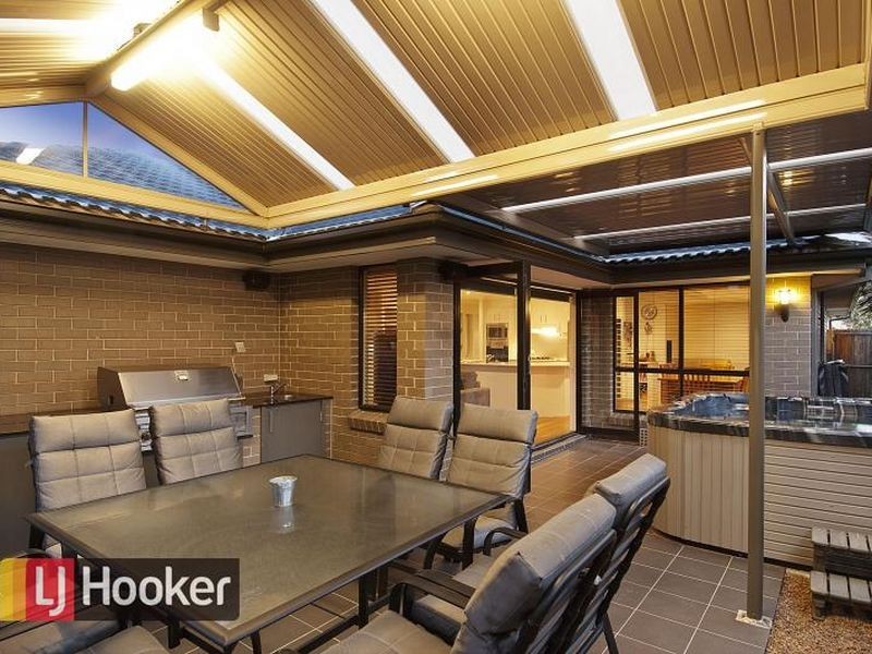 8 Watford Drive, Stanhope Gardens NSW 2768