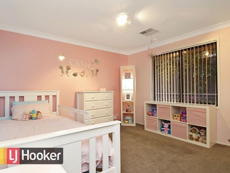 8 Watford Drive, Stanhope Gardens NSW 2768