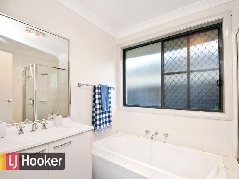 16 Aylsford Street, Stanhope Gardens NSW 2768