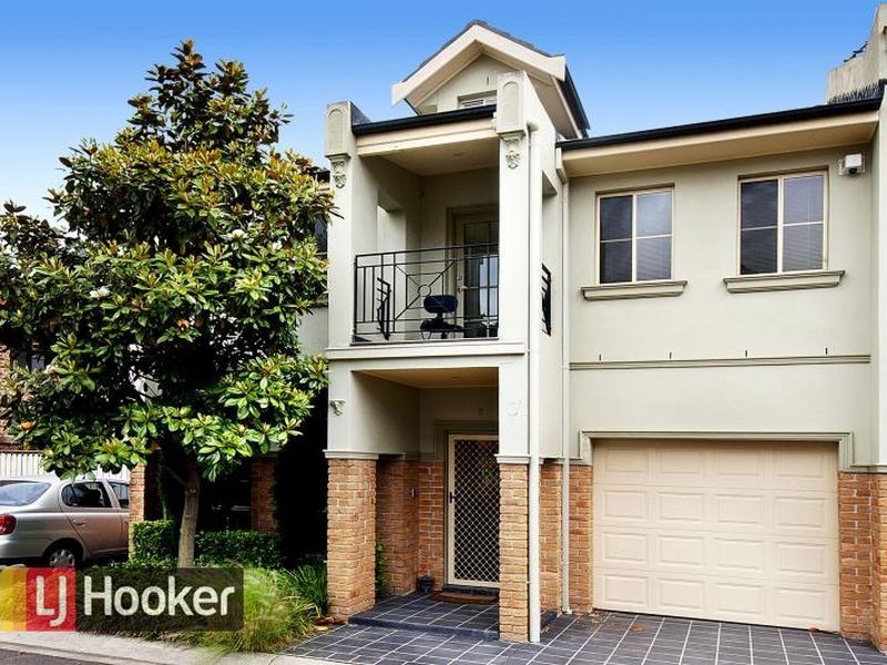 8/6 Blossom Place, Quakers Hill NSW 2763