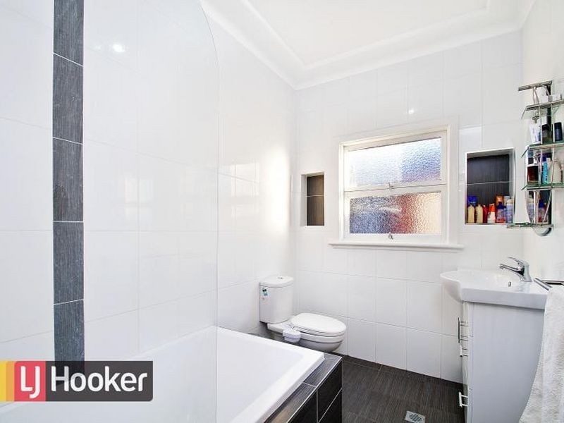 8 Hilltop Avenue, Blacktown NSW 2148