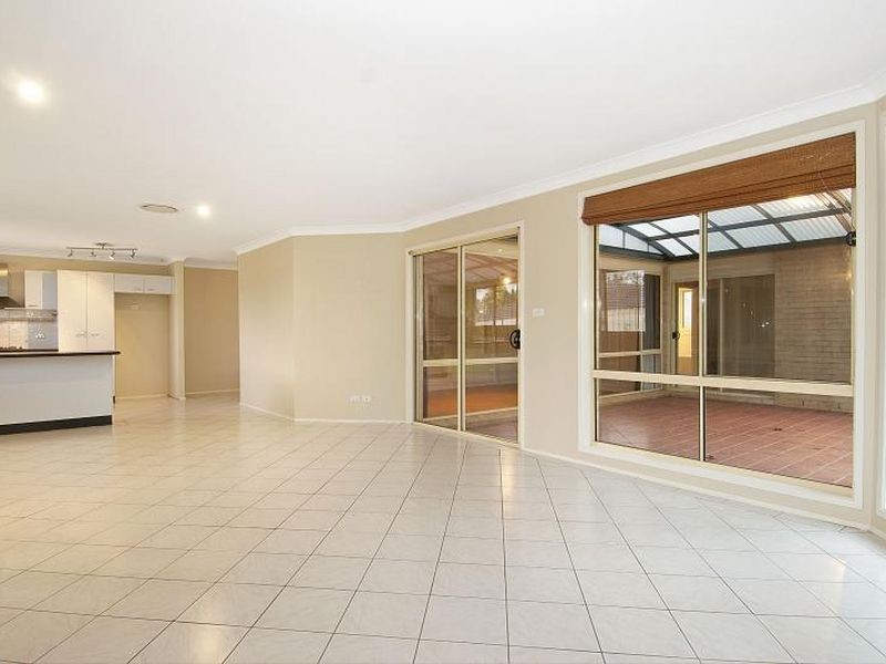 4 Aimee Street, Quakers Hill NSW 2763