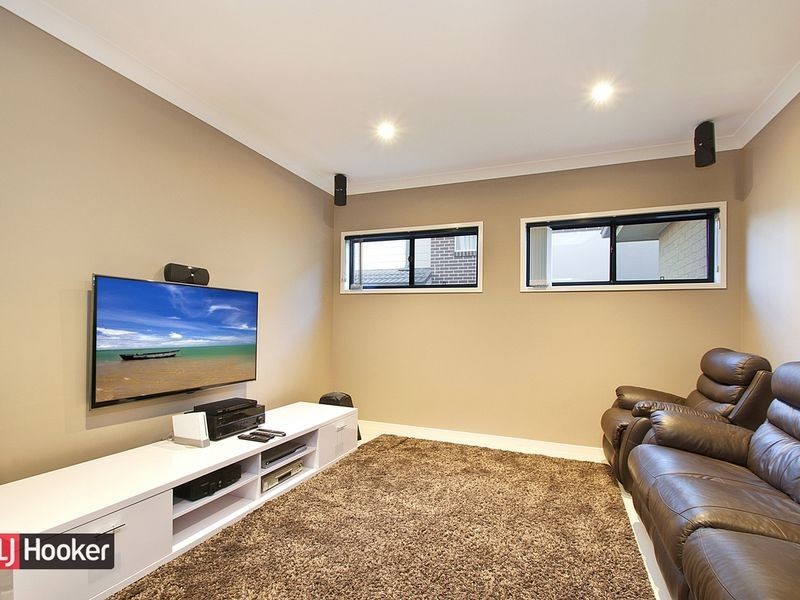 42 Greenview  Parade, The Ponds NSW 2769