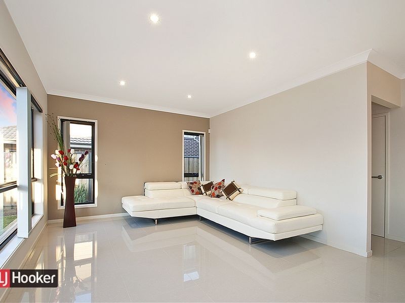 42 Greenview  Parade, The Ponds NSW 2769