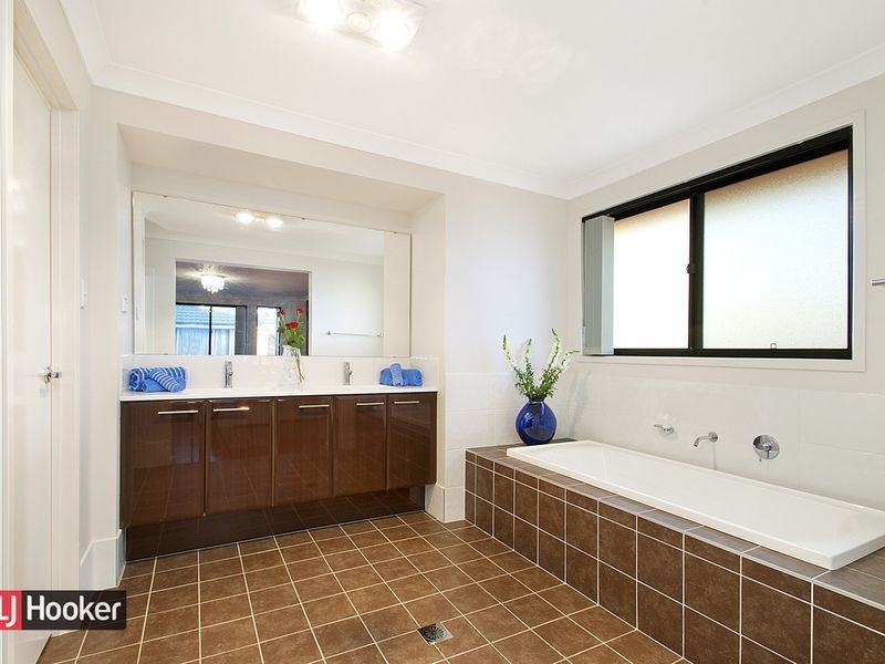 42 Greenview  Parade, The Ponds NSW 2769