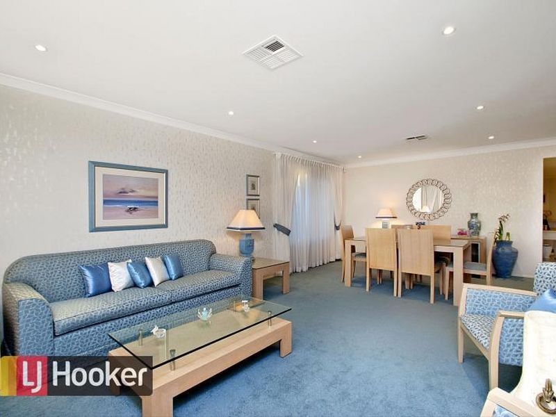 22 Roxburgh Crescent, Stanhope Gardens NSW 2768