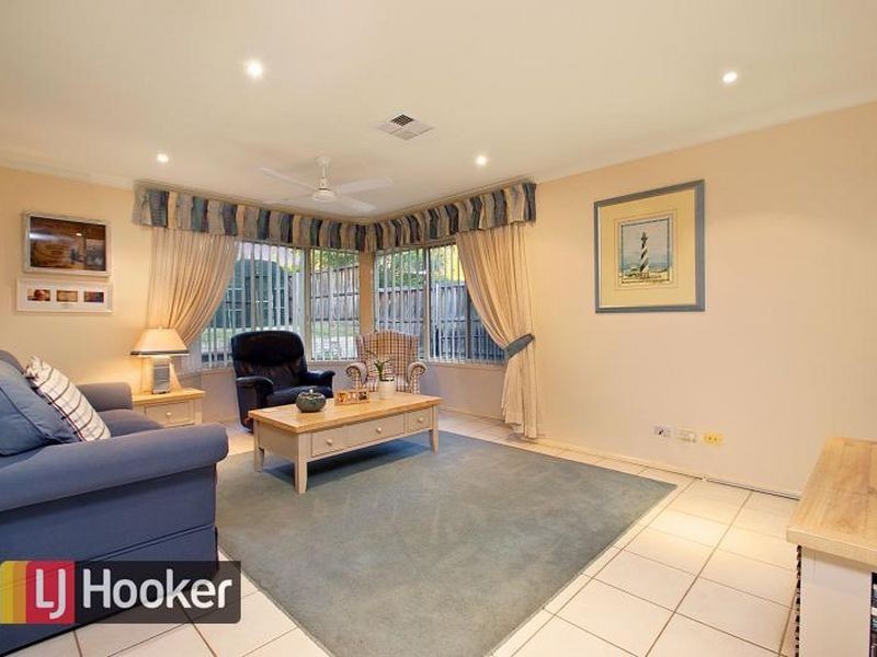 22 Roxburgh Crescent, Stanhope Gardens NSW 2768